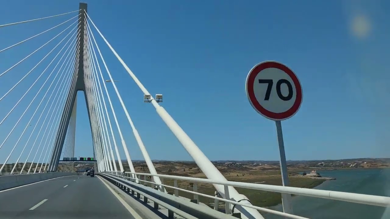 primer pueblo de portugal entrando por huelva